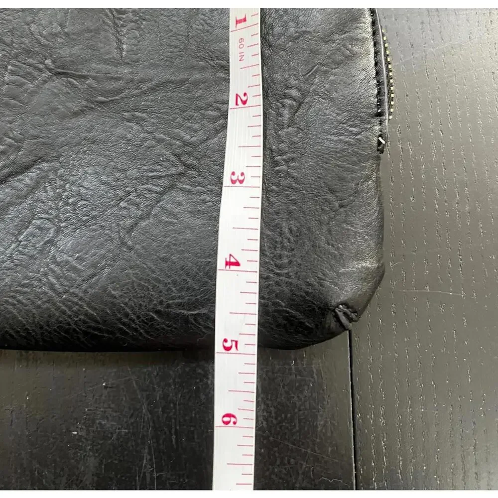 Threaded Pear‎ Vegan Leather Black Wristlet w/Twist Lock